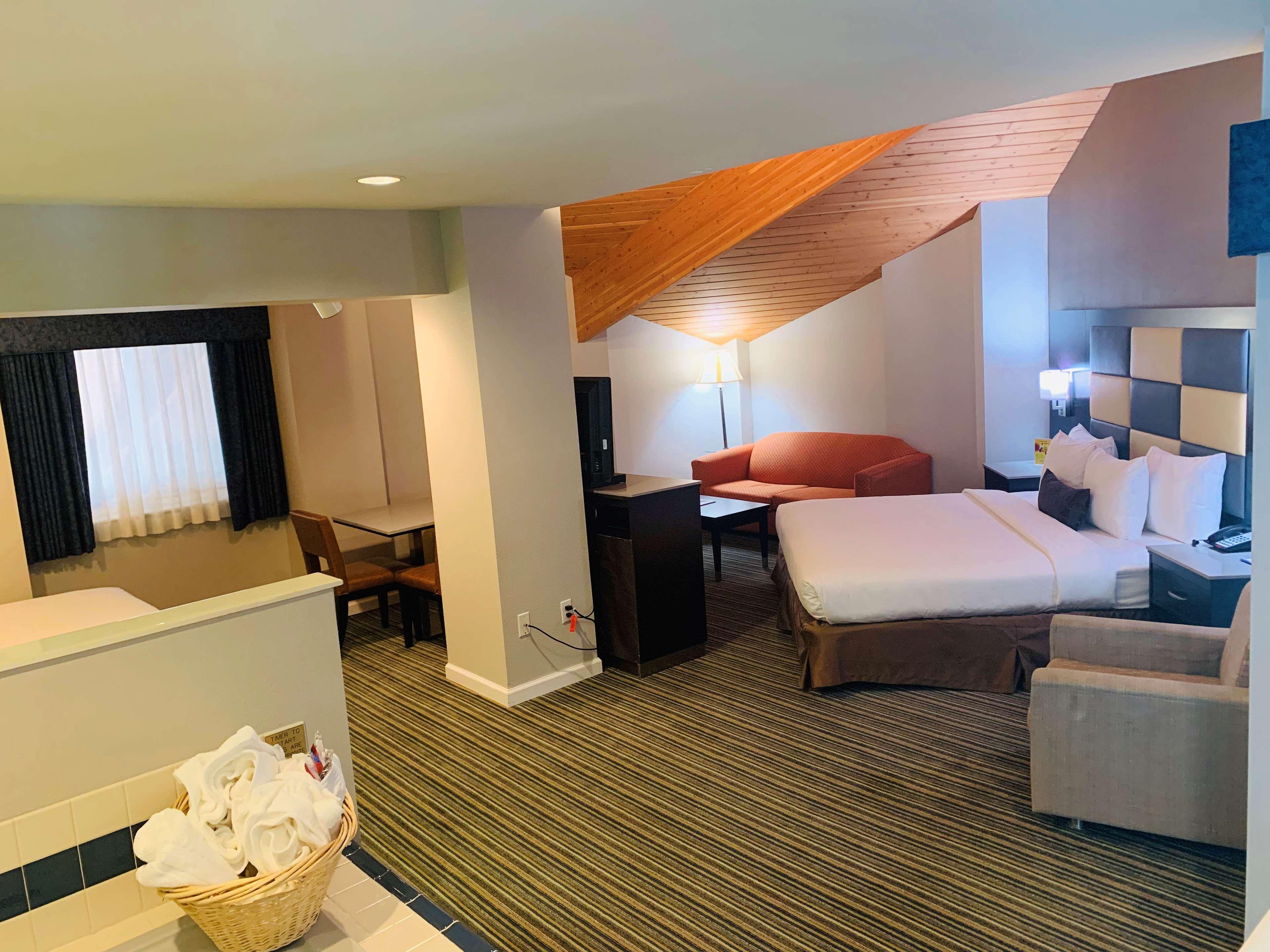 Surestay Plus Hotel By Best Western Redding Habitación foto
