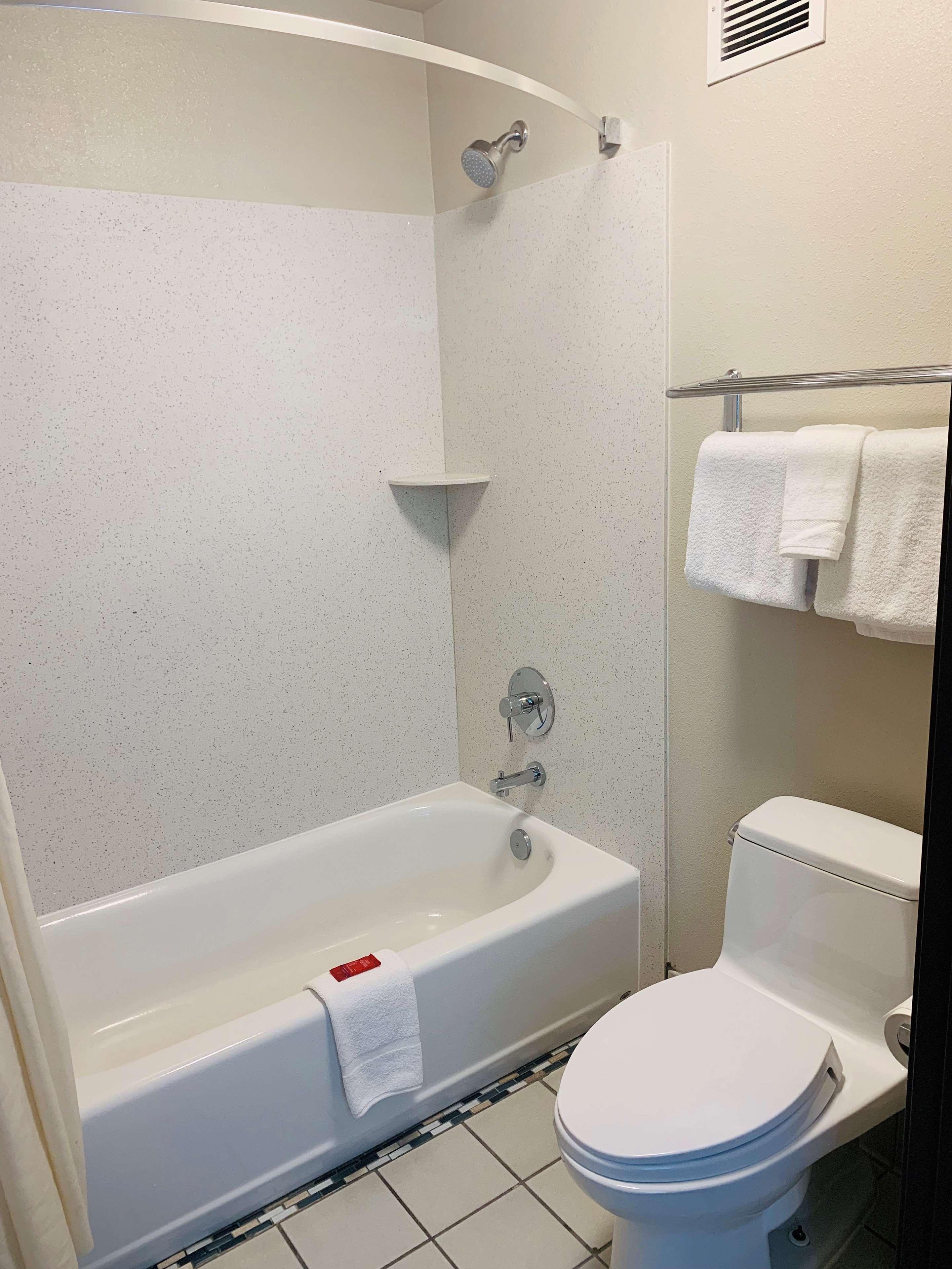 Surestay Plus Hotel By Best Western Redding Habitación foto