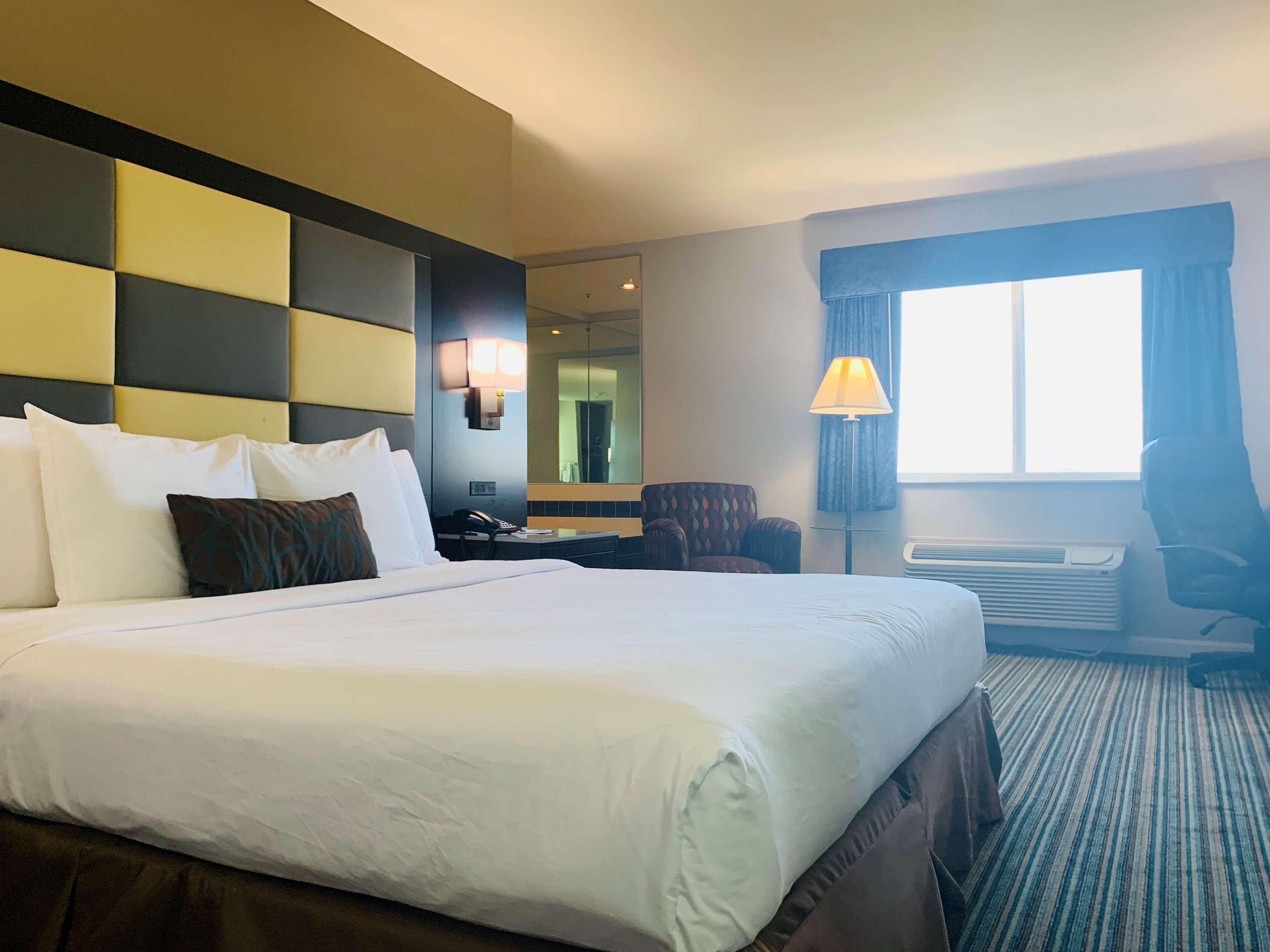 Surestay Plus Hotel By Best Western Redding Habitación foto